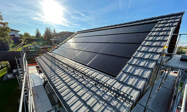 Photovoltaik-Anlage auf Steildach